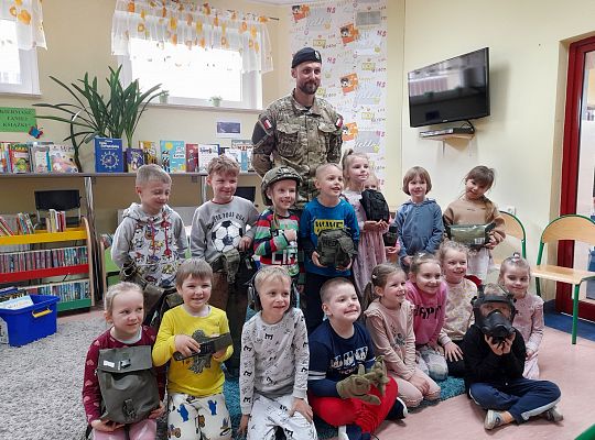 Magiczna moc bajek. Spotkanie grupy O C z  Panem Michałem - Żołnierzem