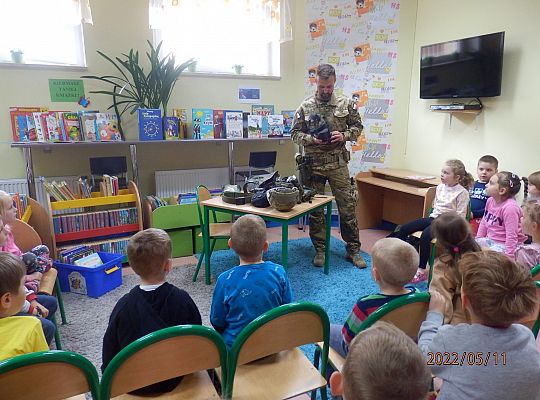 Magiczna moc bajek. Spotkanie grupy O C z  Panem Michałem - Żołnierzem