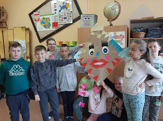 Klasa 3 b, Detektyw Pozytywka i lekturki spod chmurki