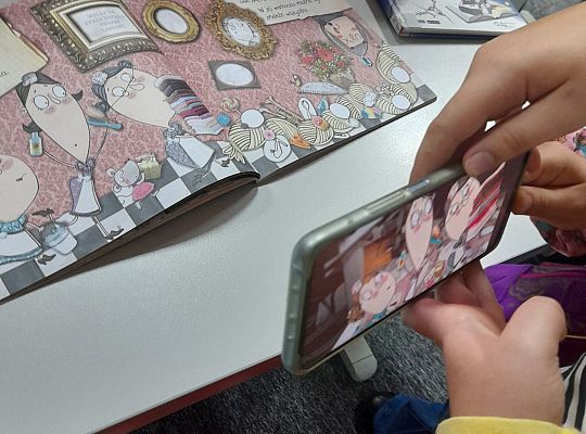 Czytanie przez podróżowanie