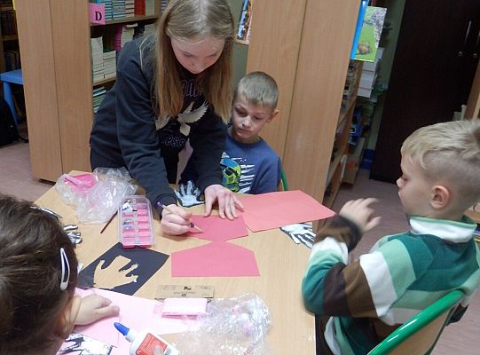 Ozdoby choinkowe wykonane pod kierunkiem uczennicy z klasy 4 b Aleksandry