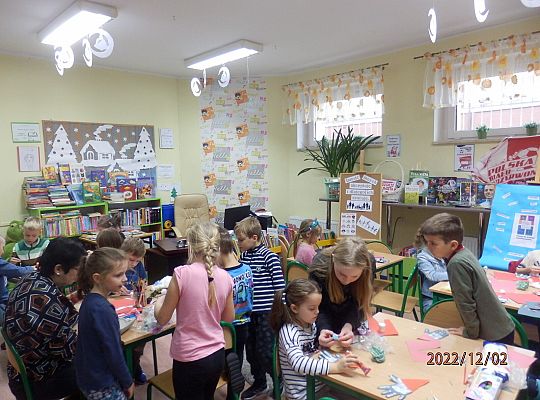 Ozdoby choinkowe wykonane pod kierunkiem uczennicy z klasy 4 b Aleksandry