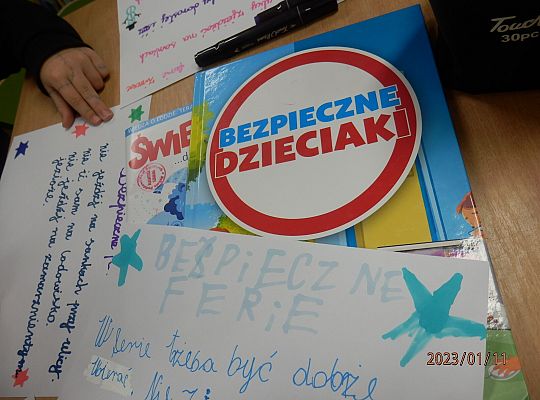 Zmalujmy "coś" na przerwie w bibliotece...