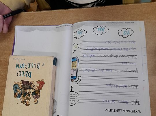 Czytamy z klasą  3 b