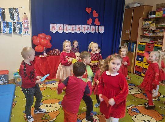 Zabawa walentynkowowa w przedszkolu