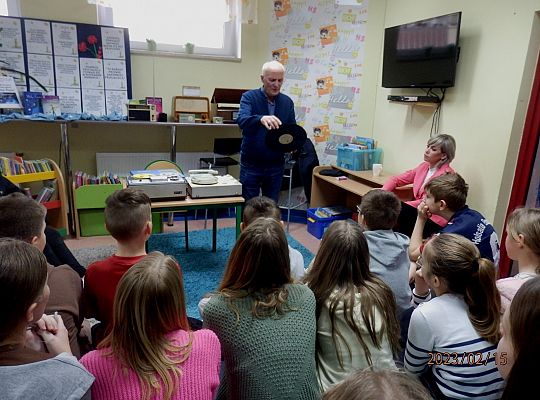 O falach radiowych słów kilka...