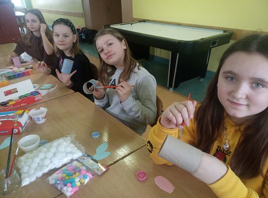 Wielkanocne zajączki skaczą po łęczyckiej szkole…