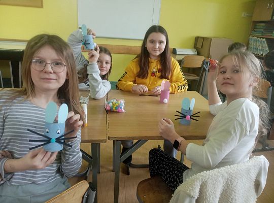 Wielkanocne zajączki skaczą po łęczyckiej szkole…