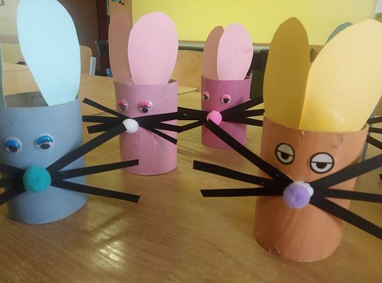 Wielkanocne zajączki skaczą po łęczyckiej szkole…