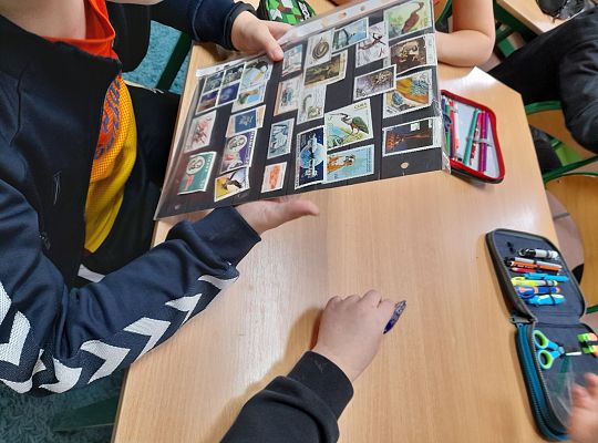 "KOLEKCJONUJĘ  ZNACZKI POCZTOWE"