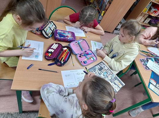 "KOLEKCJONUJĘ  ZNACZKI POCZTOWE"