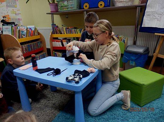 Jak uszyć scrunchie (frotkę do włosów) na maszynie do szycia?