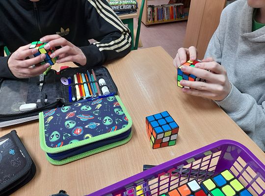  Już są! Już można je układać! Kostki Rubika czekają na Was w bibliotece