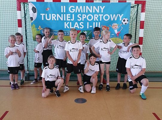 Gminne zawody sportowe klas I-III w Rozłazinie