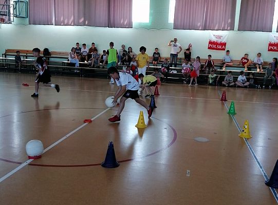 Gminne zawody sportowe klas I-III w Rozłazinie