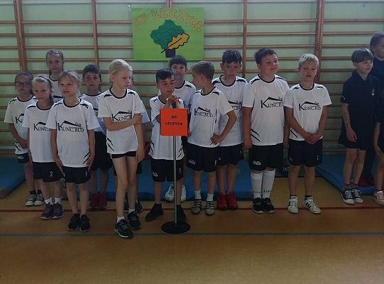 Gminne zawody sportowe klas I-III w Rozłazinie