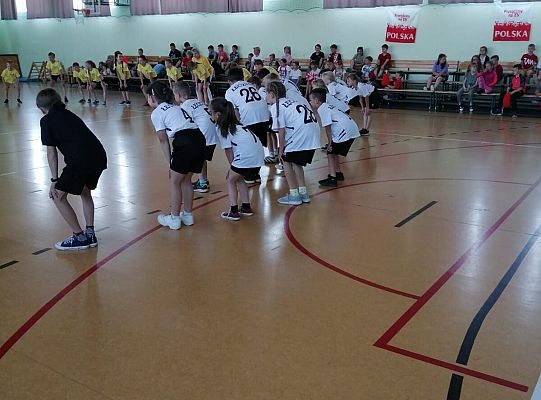 Gminne zawody sportowe klas I-III w Rozłazinie