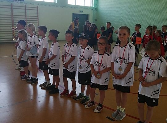 Gminne zawody sportowe klas I-III w Rozłazinie