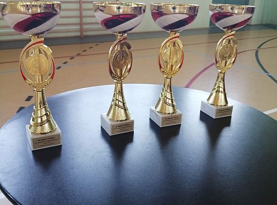 Gminne zawody sportowe klas I-III w Rozłazinie