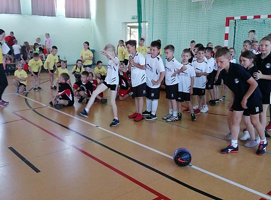 Gminne zawody sportowe klas I-III w Rozłazinie