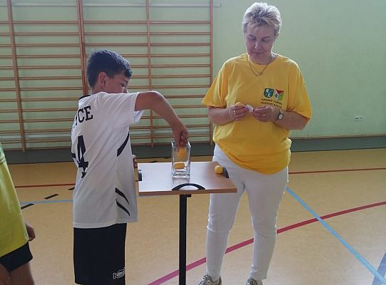 Gminne zawody sportowe klas I-III w Rozłazinie