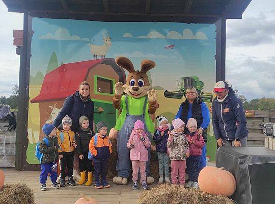 Wycieczka przedszkolaków z Brzeźna Lęb. na Farmę Alexa