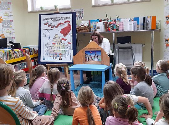 Spotkanie z przedszkolakami z okazji  rocznicy Odzyskania Niepodległości.