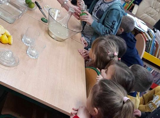 Klasa 1 a poznaje cytrynę.