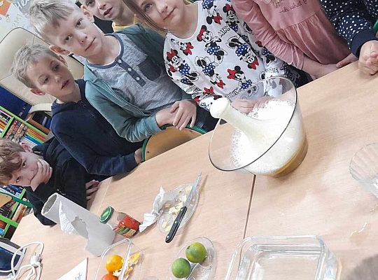 Klasa 1 a poznaje cytrynę.