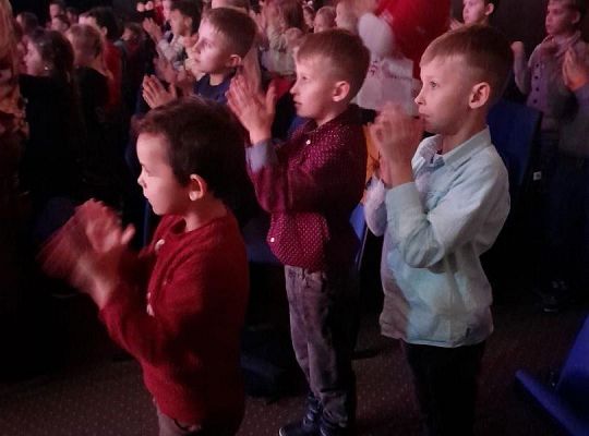 W światecznym nastroju. Opowieść Wigilijna na scenie teatralnej NOT w Gdańsku.