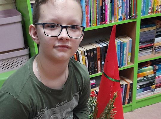 Świąteczne choinki z papieru. Warsztaty przedświąteczne z udziałem Pani Alicji