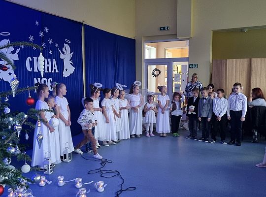 Jasełka i wspólna wigilia dzieci z rodzicami w Brzeźnie Lęborskim