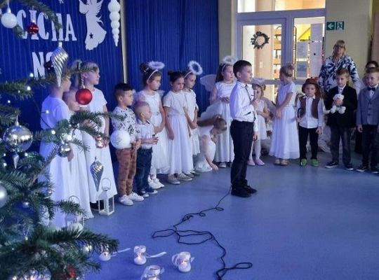 Jasełka i wspólna wigilia dzieci z rodzicami w Brzeźnie Lęborskim
