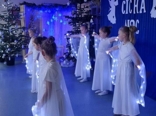 Jasełka i wspólna wigilia dzieci z rodzicami w Brzeźnie Lęborskim