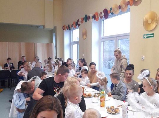 Jasełka i wspólna wigilia dzieci z rodzicami w Brzeźnie Lęborskim
