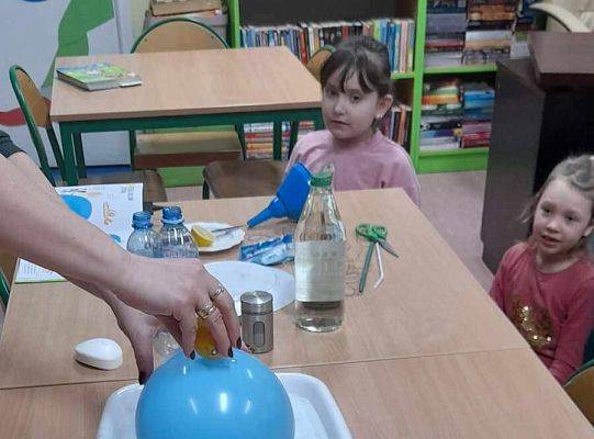 Czytamy - doświadczamy z klasą 1 a