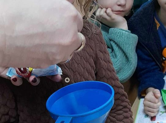 Czytamy - doświadczamy z klasą 1 a