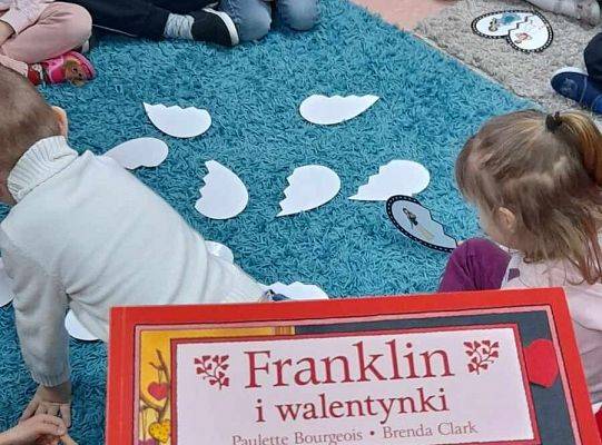 Walentynki  z książką i zabawą