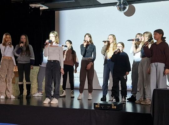 Warsztaty wokalne chóru szkolnego w Kołobrzegu