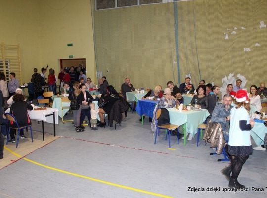 Kiermasz Świąteczny połączony z pomocą charytatywną...
