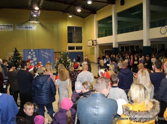 Kiermasz Świąteczny połączony z pomocą charytatywną...