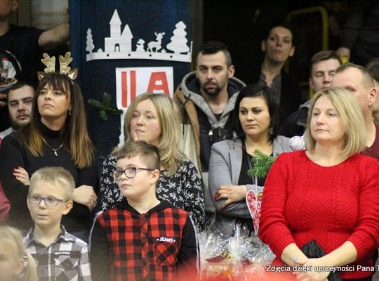 Kiermasz Świąteczny połączony z pomocą charytatywną...