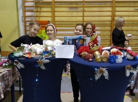 Kiermasz Świąteczny połączony z pomocą charytatywną...