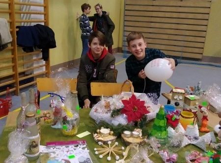 Kiermasz Świąteczny połączony z pomocą charytatywną...