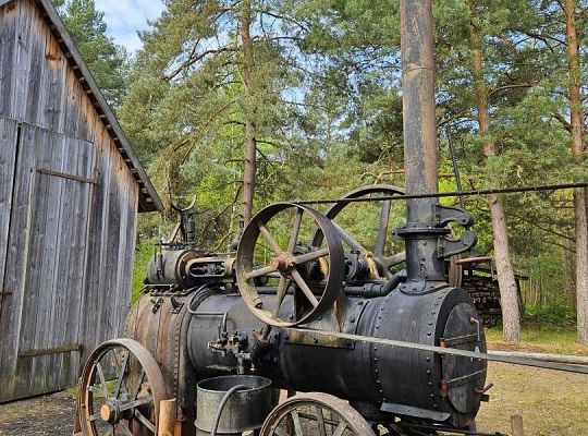Uczniowie j. kaszubskiego we Wdzydzach