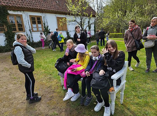 Uczniowie j. kaszubskiego we Wdzydzach