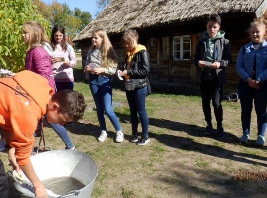 Wycieczka grupy projektowej do Wdzydz Kiszewskich i do Łówcza