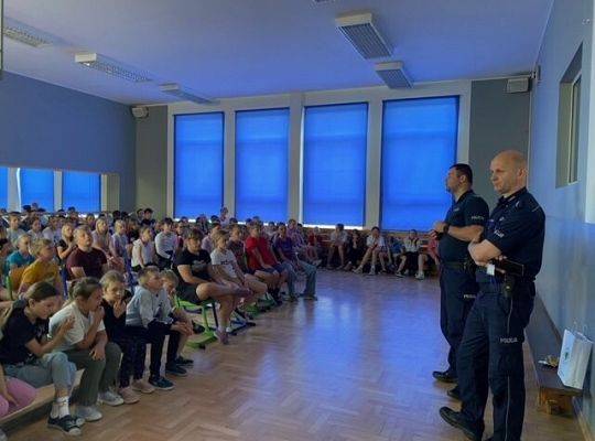Bezpieczeństwo podczas wakacji - spotkanie z policjantami
