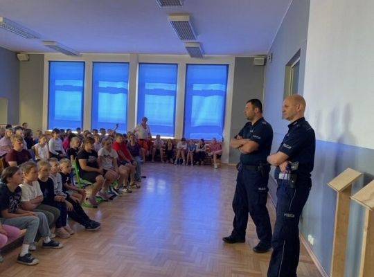 Bezpieczeństwo podczas wakacji - spotkanie z policjantami