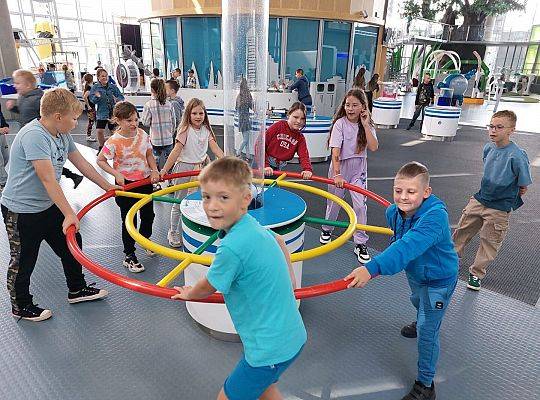 Wycieczka klas drugich do Centrum Nauki Experyment